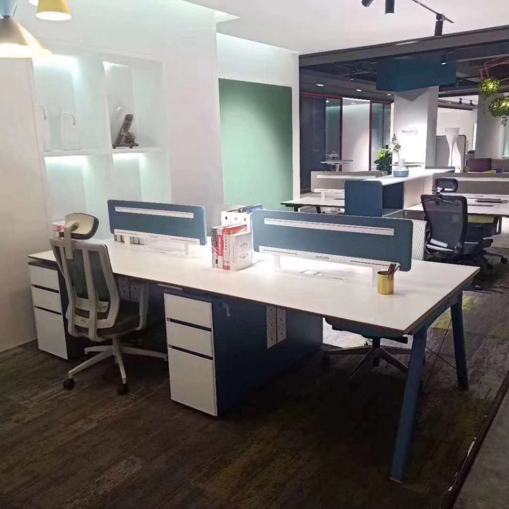 ピーターシリーズbタイプ スタッフデスク 豊林e0グレード ノーハンドルデザイン 宝鋼鋼架脚現代的オフィス家具です